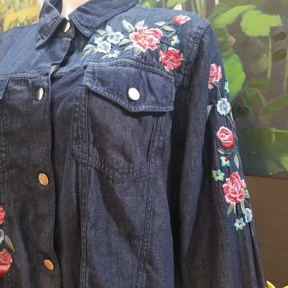 Collections ETC  Denim Button Down Shirt L/XL - Picture 4 of 8